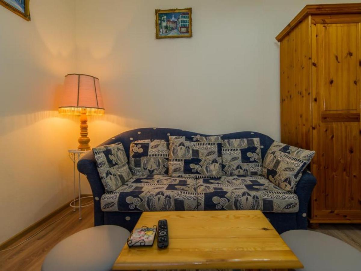 Apartment Carol Private Yard With Barbeque And Parking Синая Екстериор снимка